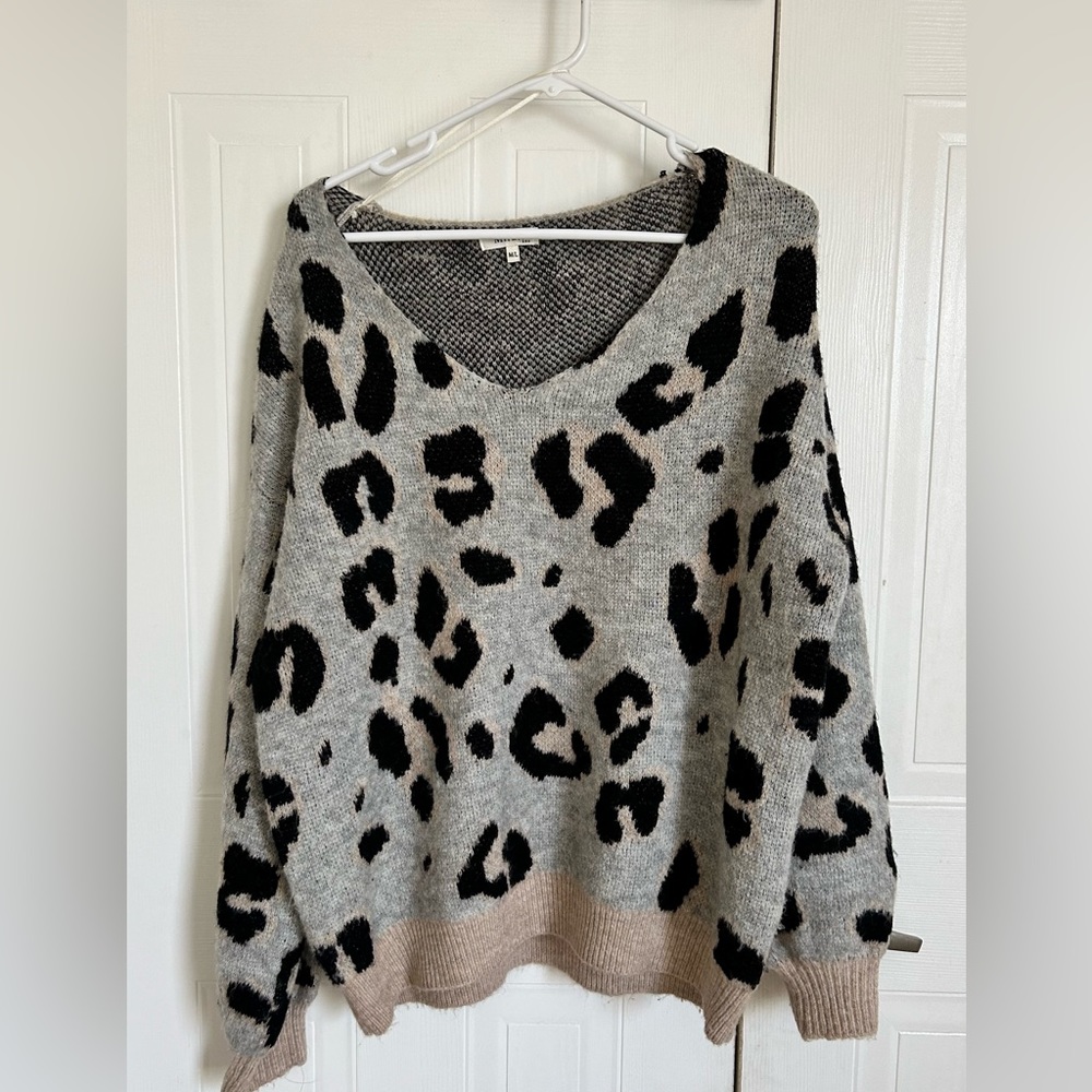 M/L oversized sweater